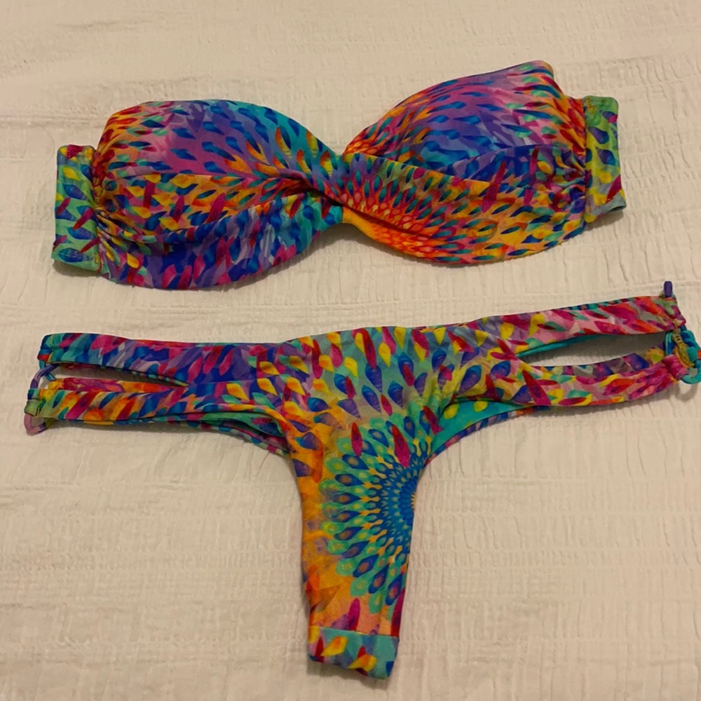 Lulu fama bikini small